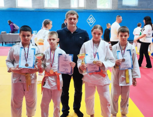 ЗОЛОТО НА МЕЖРЕГИОНАЛЬНЫХ СОРЕВНОВАНИЯХ ПО ДЗЮДО «ЮНЫЙ ДИНАМОВЕЦ»!