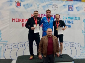 Золото и серебро  этапа Кубка мира по гиревому спорту!